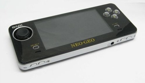 Este es el diseño de la consola de SNK, NeoGeo X