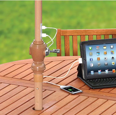 Solar Charging Patio Umbrella con 4 paneles solares