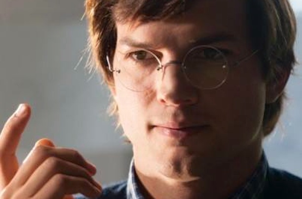 Ashton Kutcher en el papel de Steve Jobs