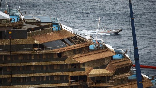 Estructura dañada del Costa Concordia