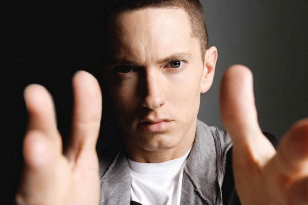 Eminem es nombrado artista Youtube del año.