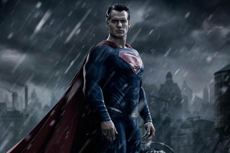 Esta es la primera imagen oficial de Henry Cavill como Superman