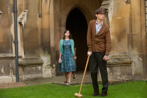 Eddie Redmayne (Stephen Hawking) y Felicity Jones (Jane Hawking)