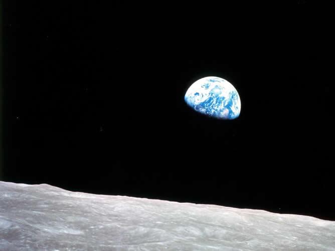 La primera misión que alunizó en nuestro satélite natural, fue el Apollo 11 en 1969
